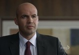 Сериал В паутине закона / The Deep End (2010) - cцена 4
