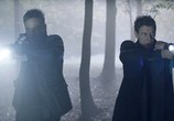 Сериал Пересекая черту / Crossing Lines (2013) - cцена 3