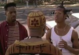Фильм Не грози южному централу, попивая сок у себя в квартале  / Don't Be a Menace to South Central While Drinking Your Juice in the Hood (1996) - cцена 3